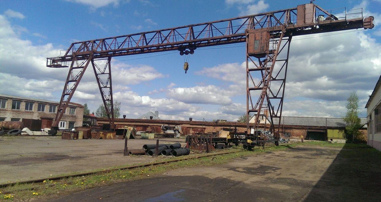 грузоподъёмные краны портальный кран. демонтаж мостового крана. демонтаж мостового крана технология. демонтаж мостового крана технология. мостовой кран подкрановые балки.